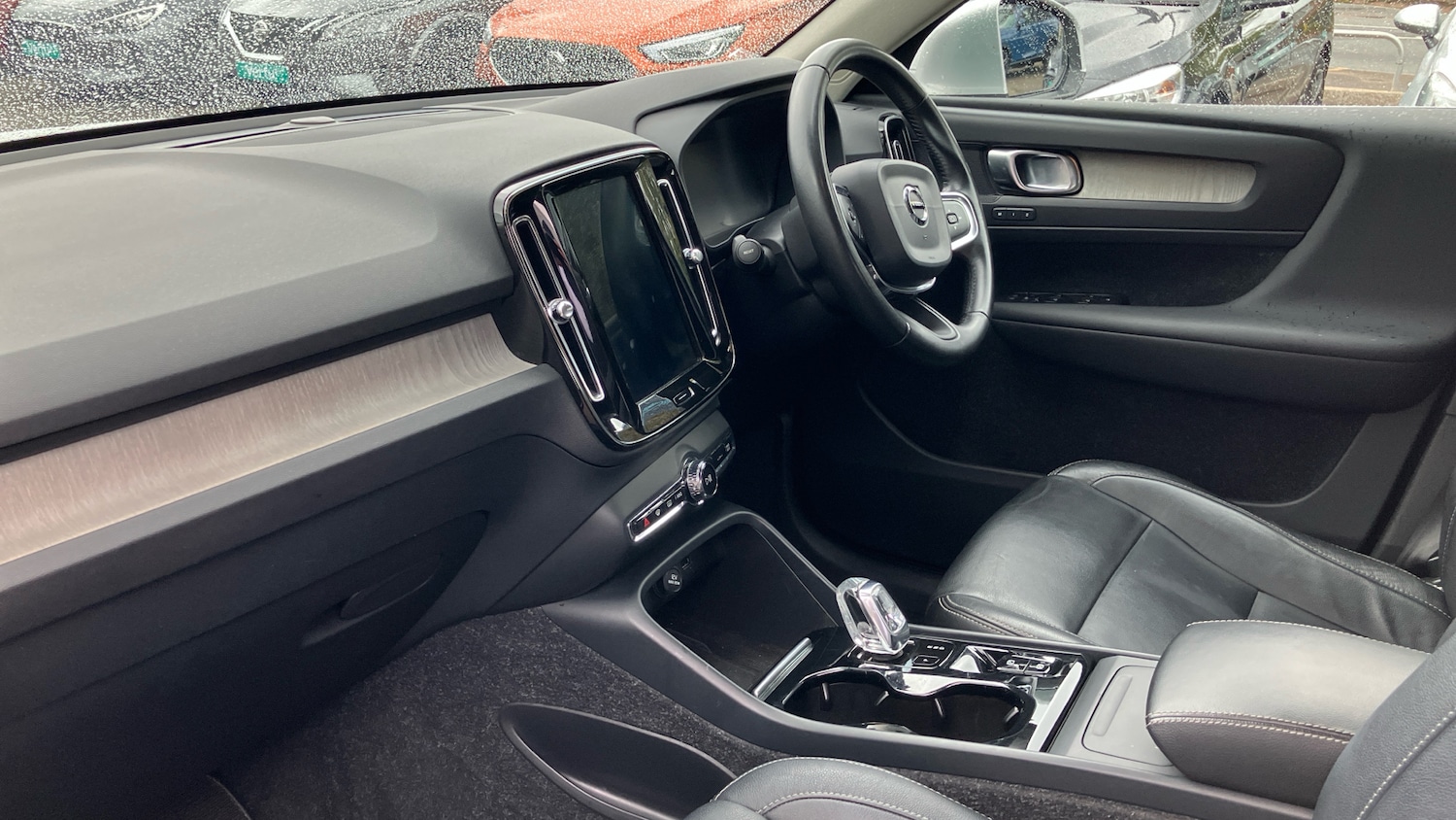 Used Volvo XC40 2018 for sale - 76860167: Photo 2