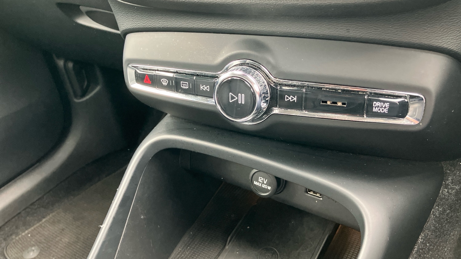 Used Volvo XC40 2018 for sale - 76860167: Photo 23