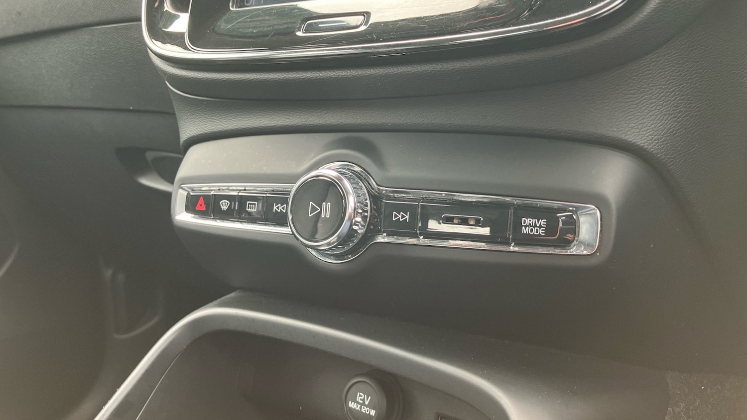 Used Volvo XC40 2018 for sale - 76860167: Photo 27