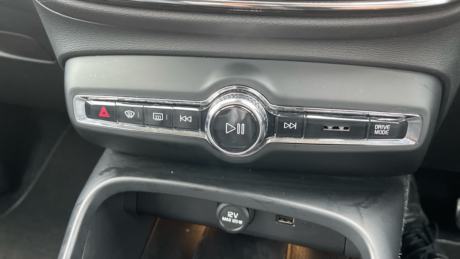 Used Volvo XC40 2018 for sale - 76860167: Photo 45