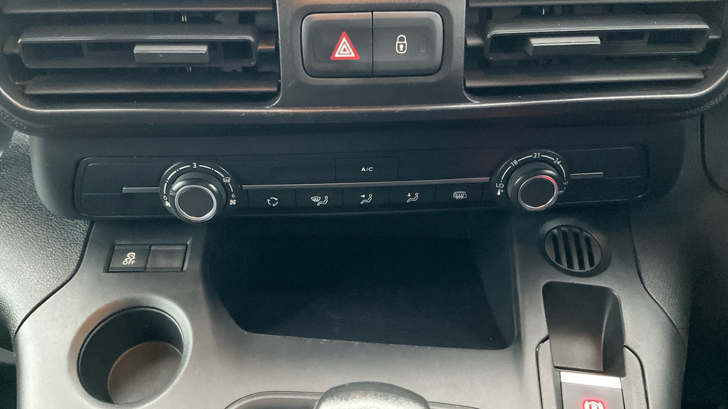 Used Peugeot Partner 2019 for sale - 76984607: Photo 24