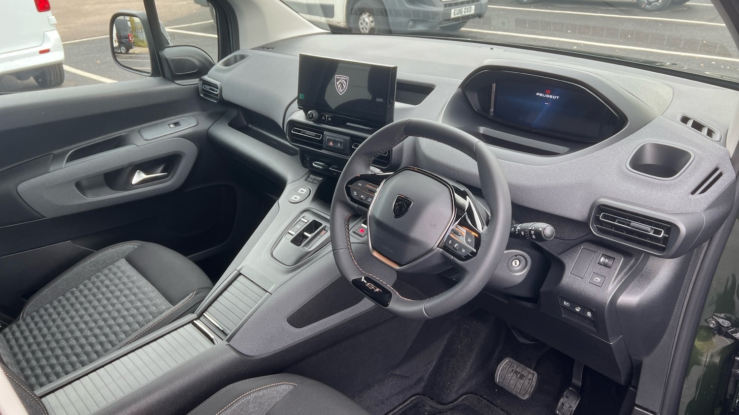 Used Peugeot Rifter 2025 for sale - 76580617: Photo 11