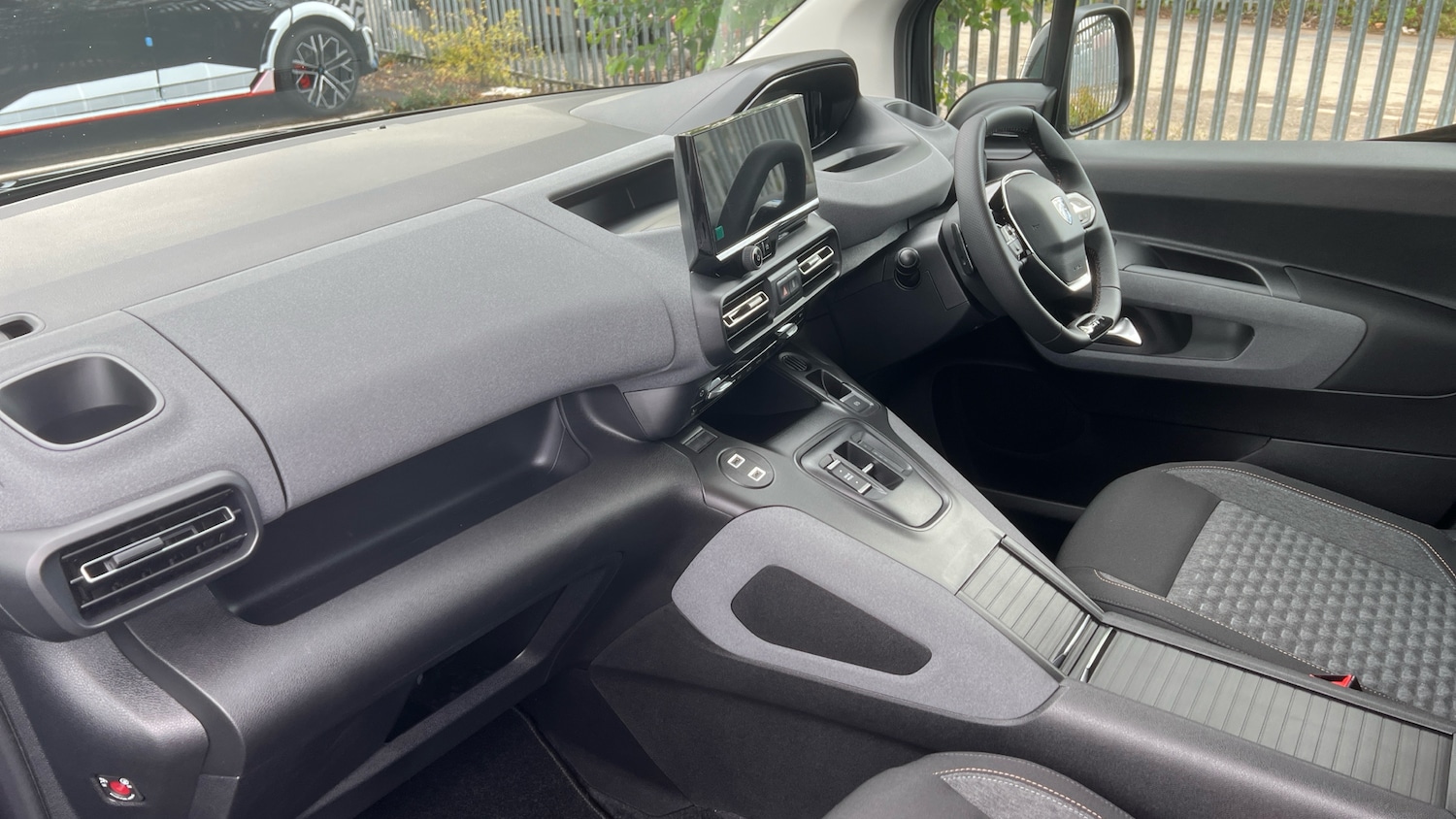 Used Peugeot Rifter 2025 for sale - 76580617: Photo 9