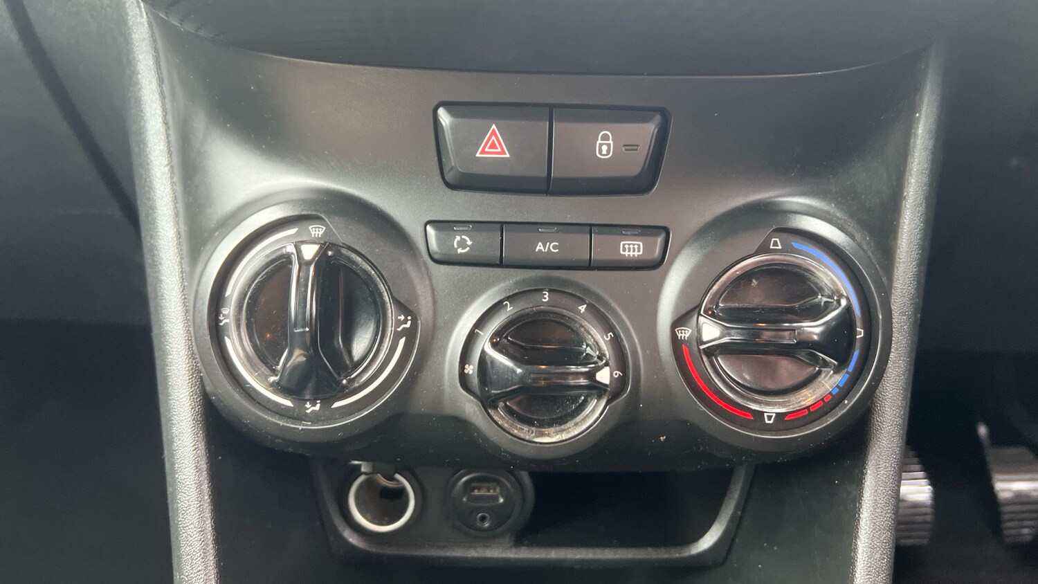 Used Peugeot 2008 2014 for sale - 77720958: Photo 26