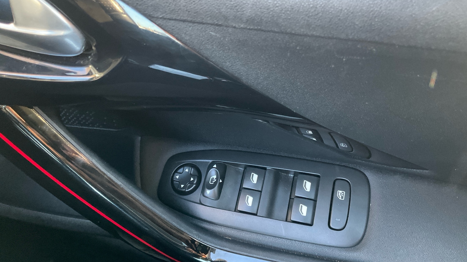 Used Peugeot 2008 2019 for sale - 76638551: Photo 21