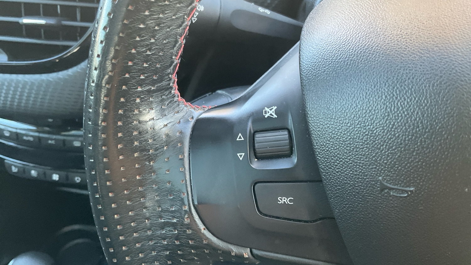 Used Peugeot 2008 2019 for sale - 76638551: Photo 24