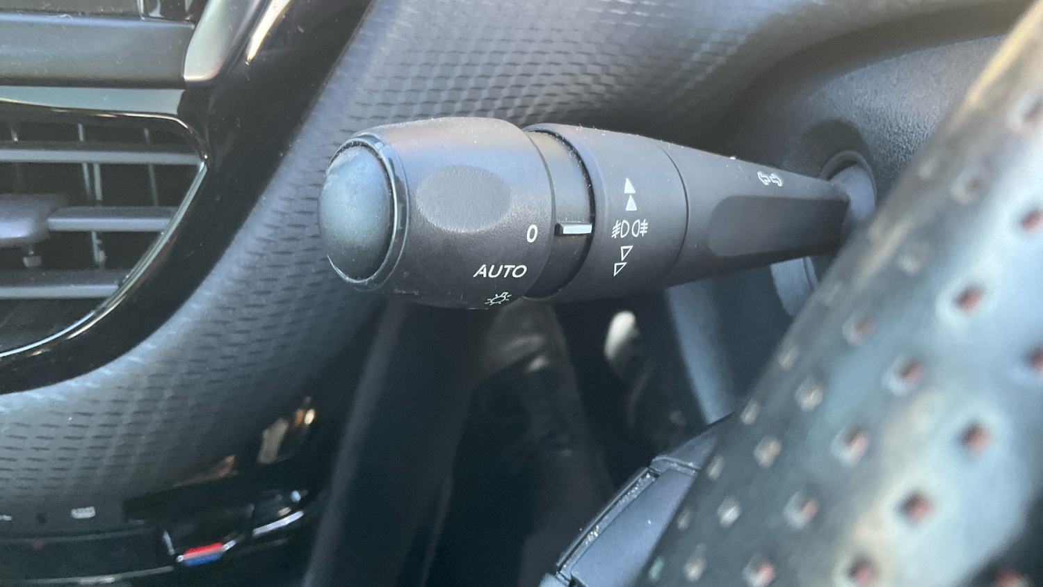 Used Peugeot 2008 2019 for sale - 76638551: Photo 26