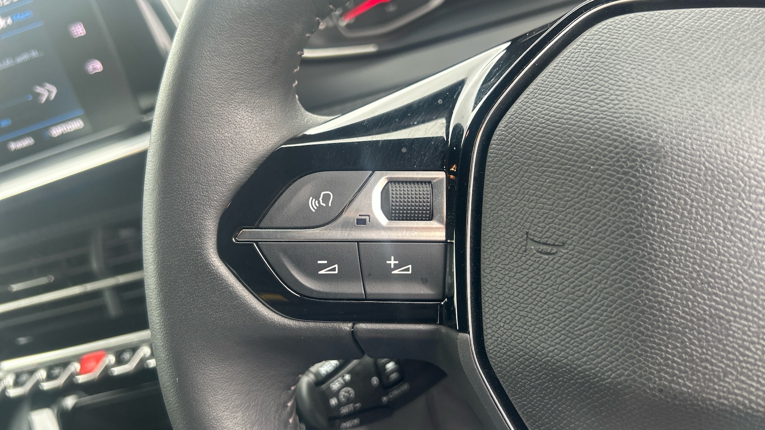 Used Peugeot 2008 2023 for sale - 76403163: Photo 21