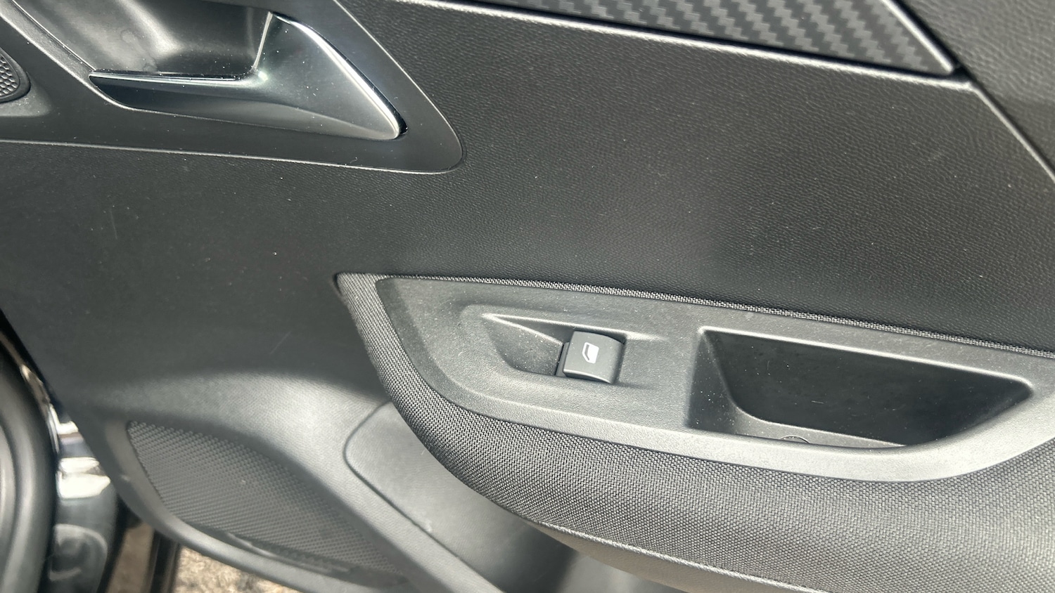 Used Peugeot 2008 2023 for sale - 76403163: Photo 36