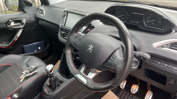 Used Peugeot 208 2018 for sale - 76193049: Photo 11
