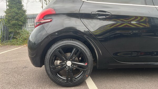 Used Peugeot 208 2018 for sale - 76193049: Photo 7