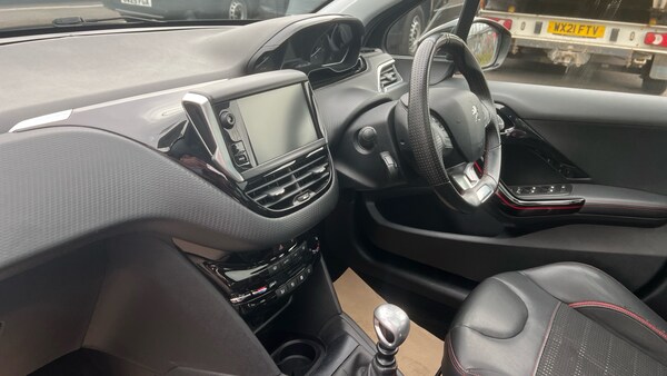 Used Peugeot 208 2018 for sale - 76193049: Photo 9