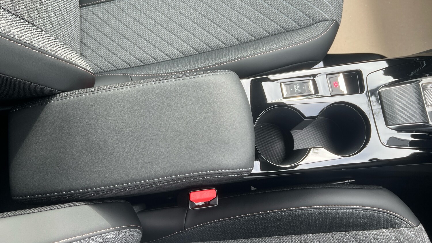 Used Peugeot 208 2025 for sale - 76219636: Photo 32