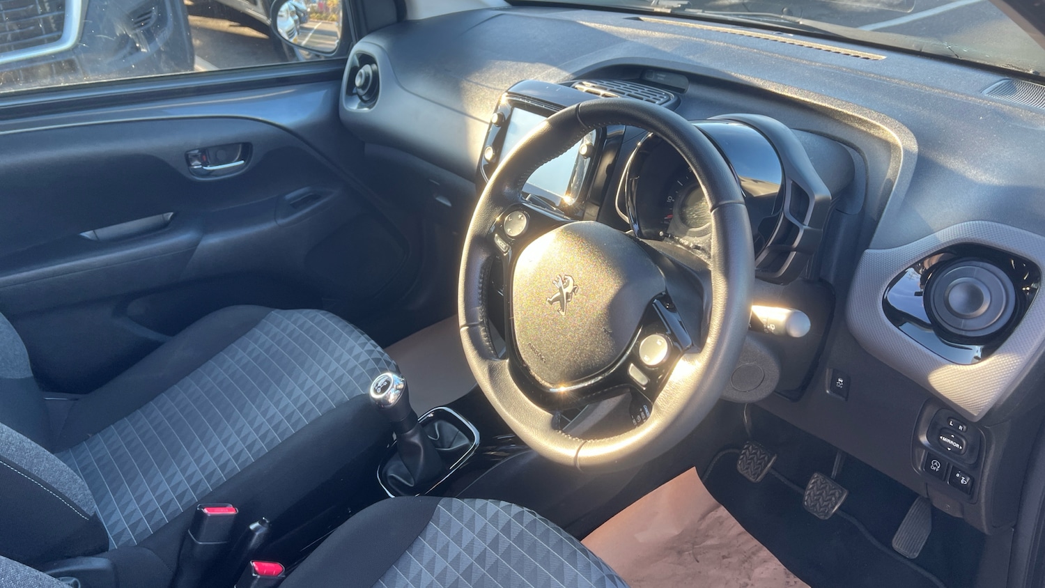 Used Peugeot 108 2022 for sale - 76638553: Photo 11