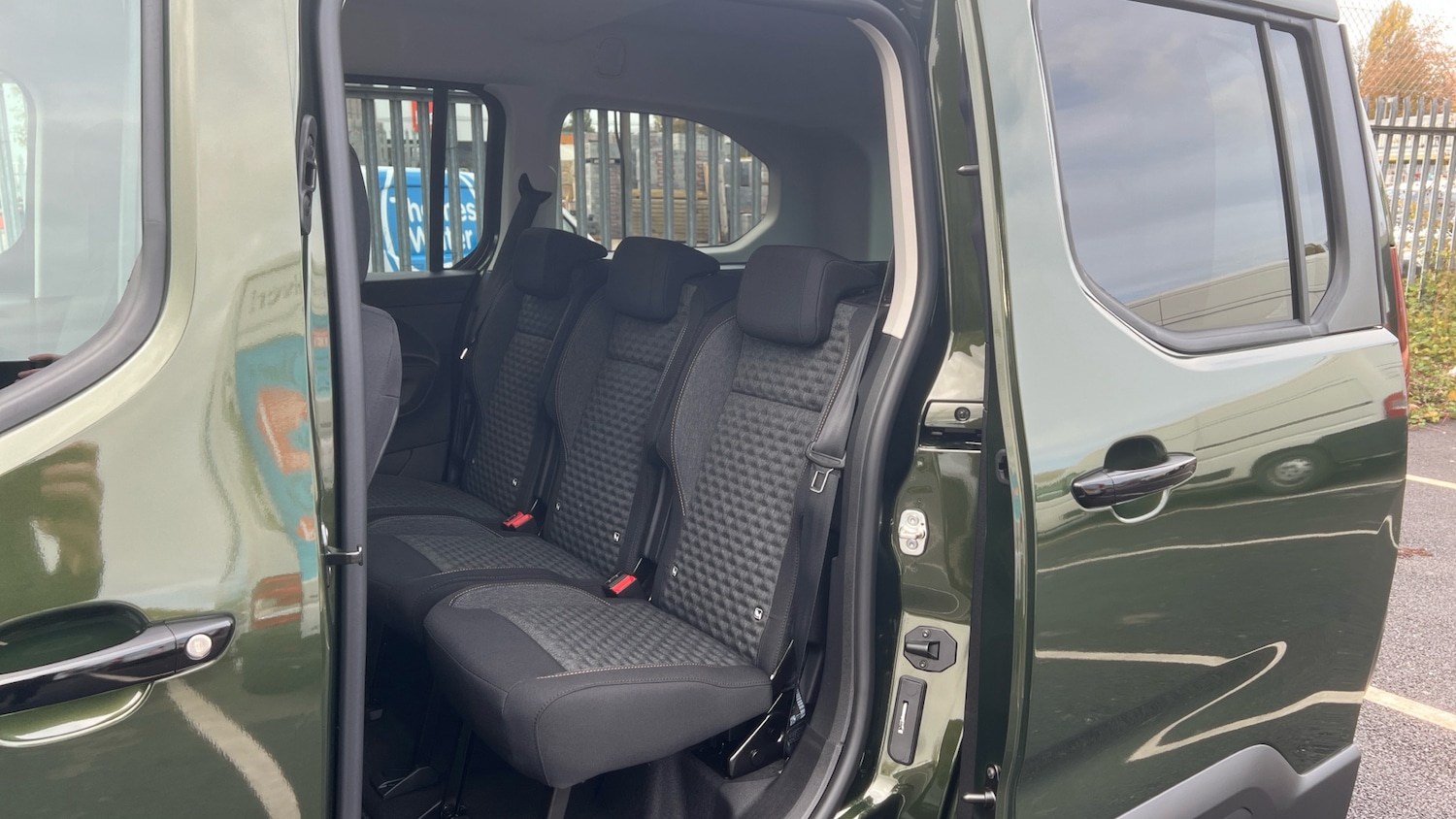 Used Peugeot Rifter 2025 for sale - 76384867: Photo 28