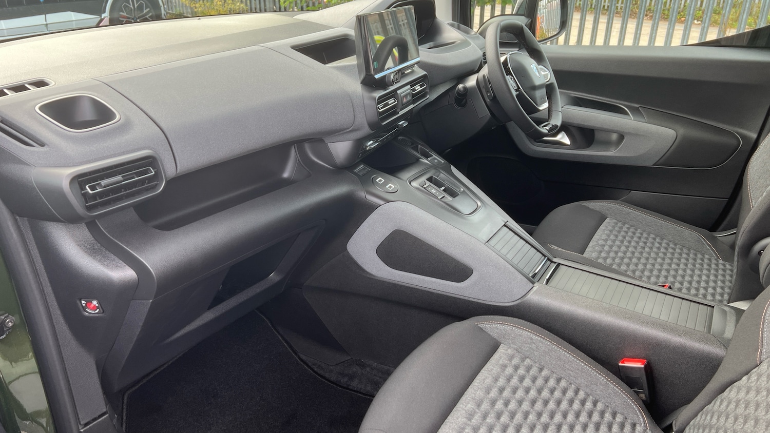 Used Peugeot Rifter 2025 for sale - 76384867: Photo 33