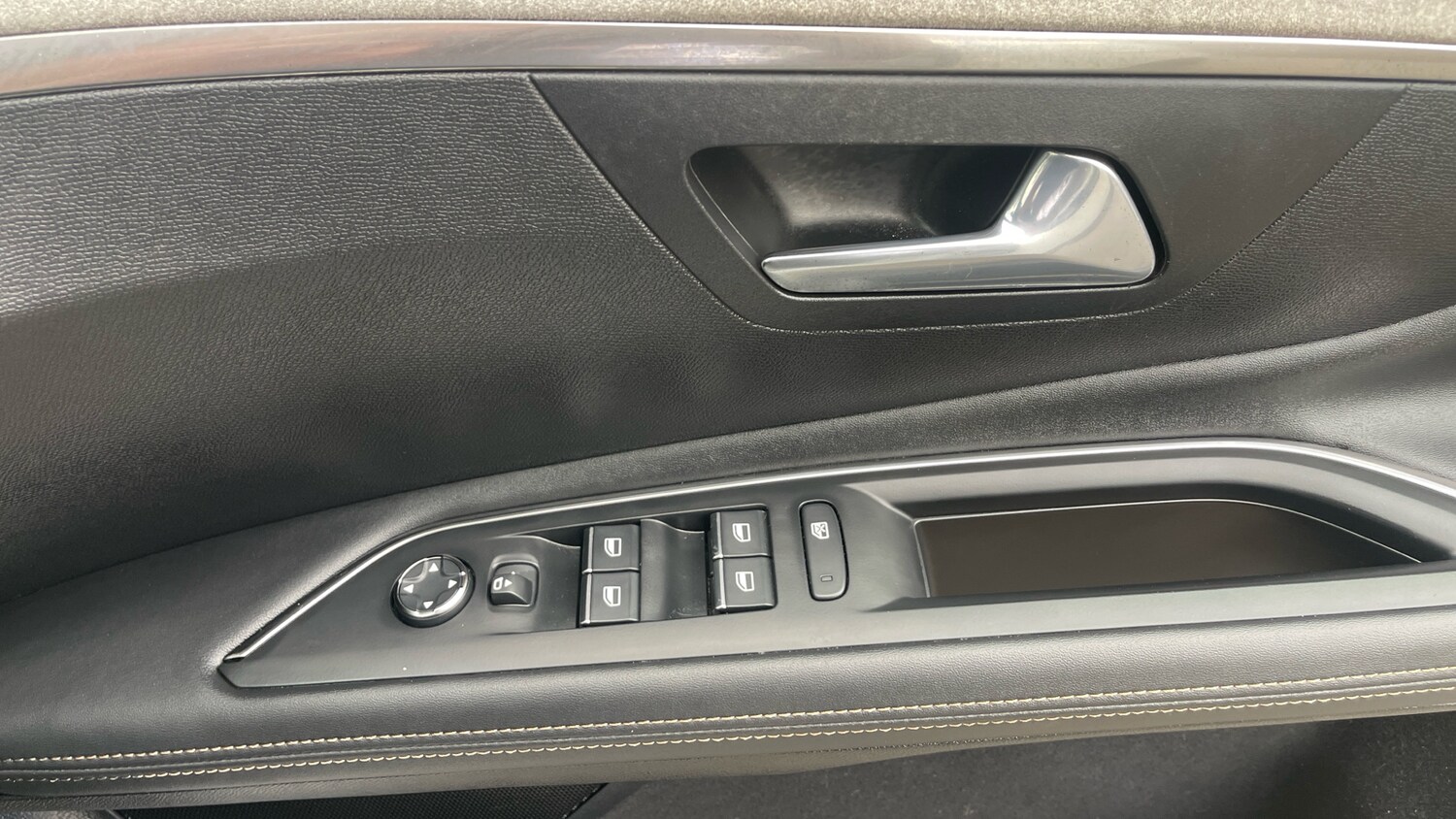 Used Peugeot 3008 2022 for sale - 76064145: Photo 23