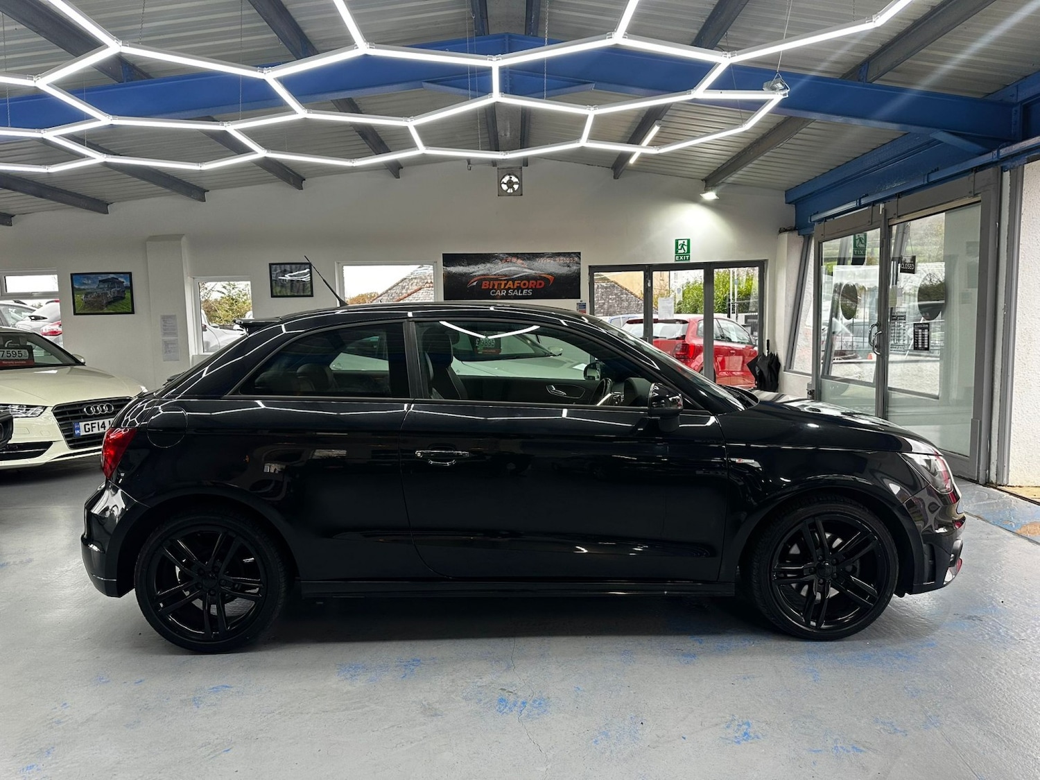 Used Audi A1 2011 for sale - 76430979: Photo 3