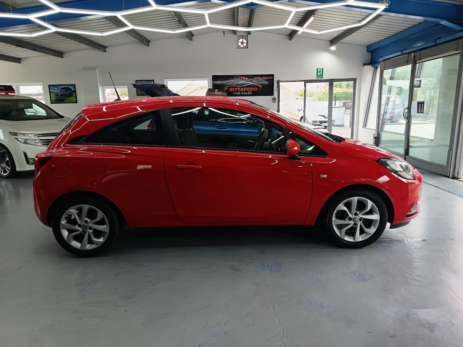 Used Vauxhall Corsa 2015 for sale - 76510845: Photo 3