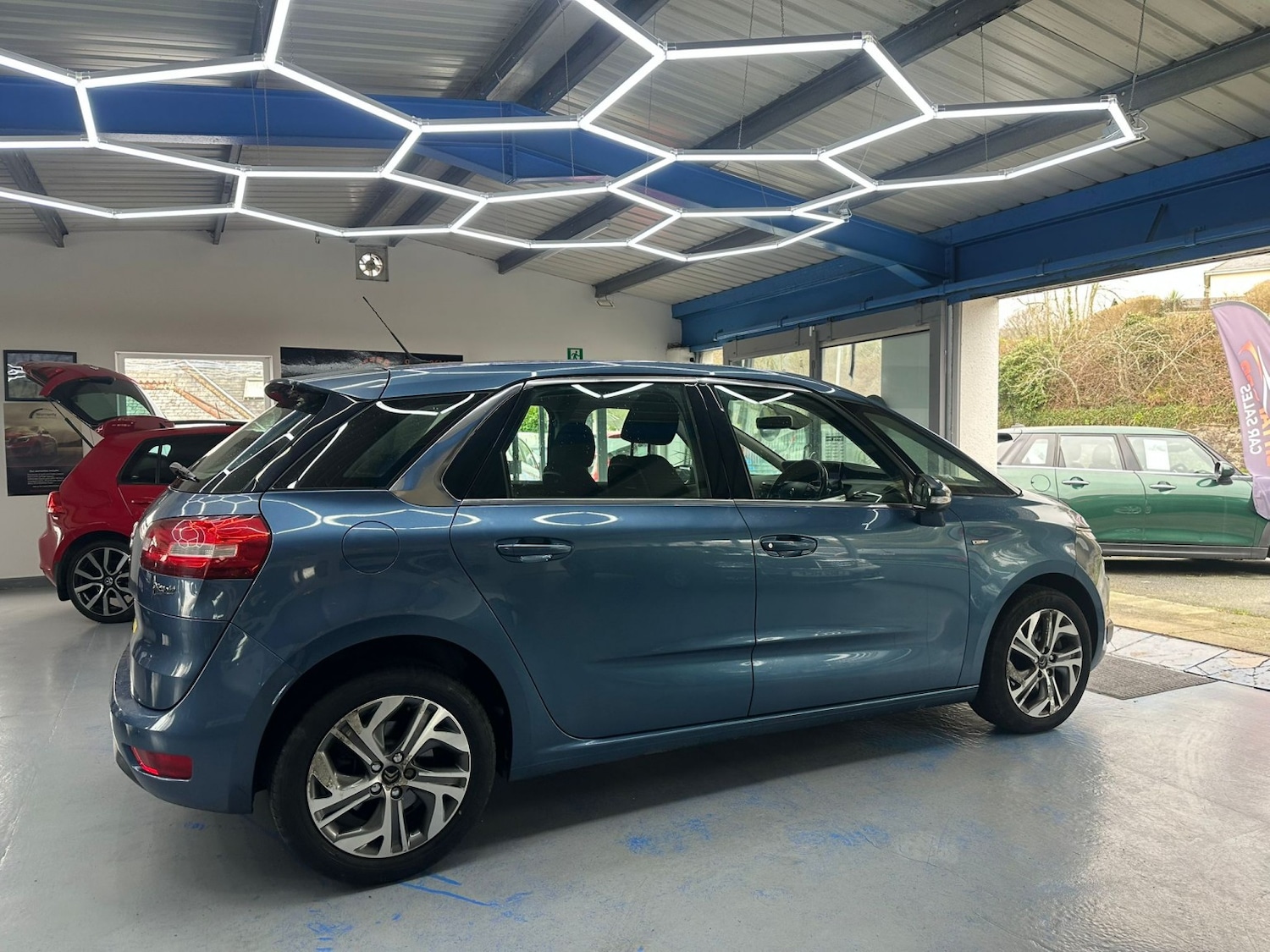 Used Citroen C4 Picasso 2016 for sale - 77749856: Photo 4