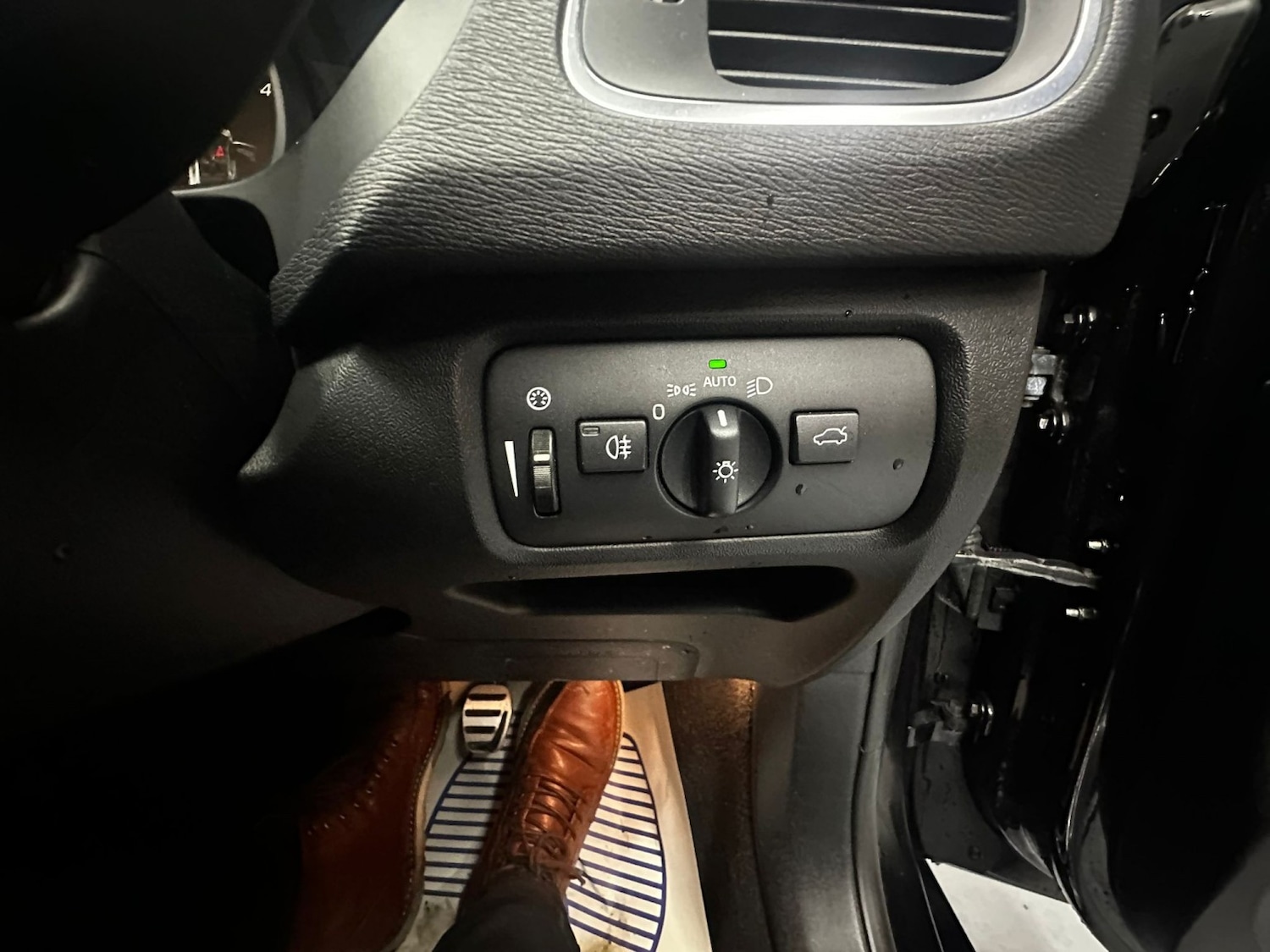 Used Volvo V40 2017 for sale - 76422099: Photo 20