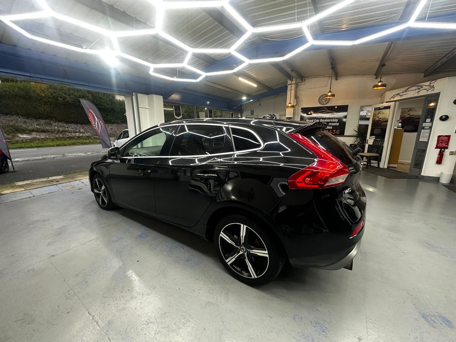 Used Volvo V40 2017 for sale - 76422099: Photo 7