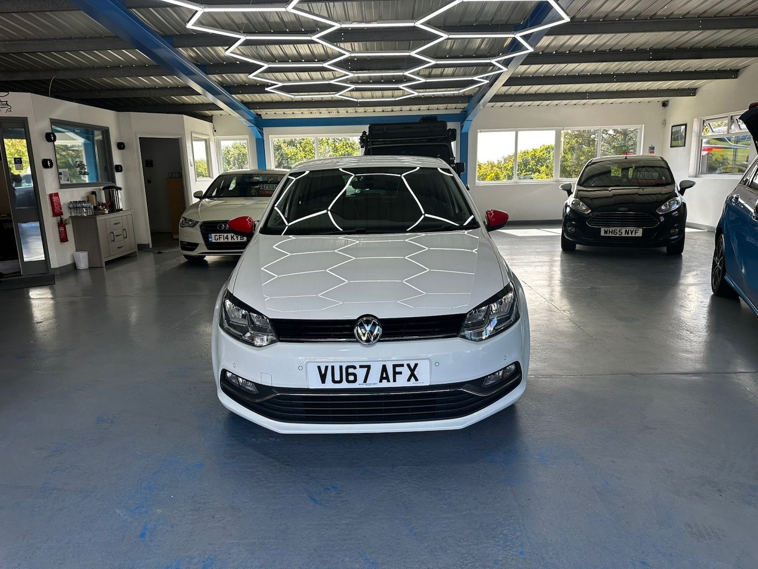 Used Volkswagen Polo 2017 for sale - 76510931: Photo 1