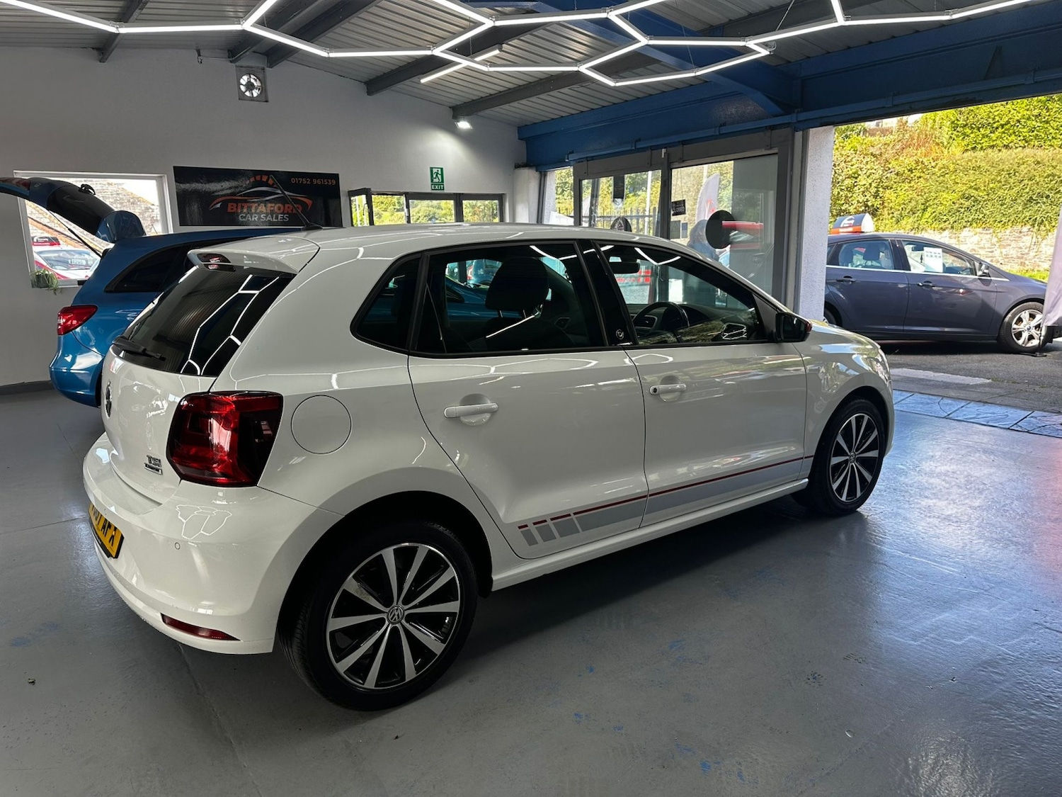 Used Volkswagen Polo 2017 for sale - 76510931: Photo 4