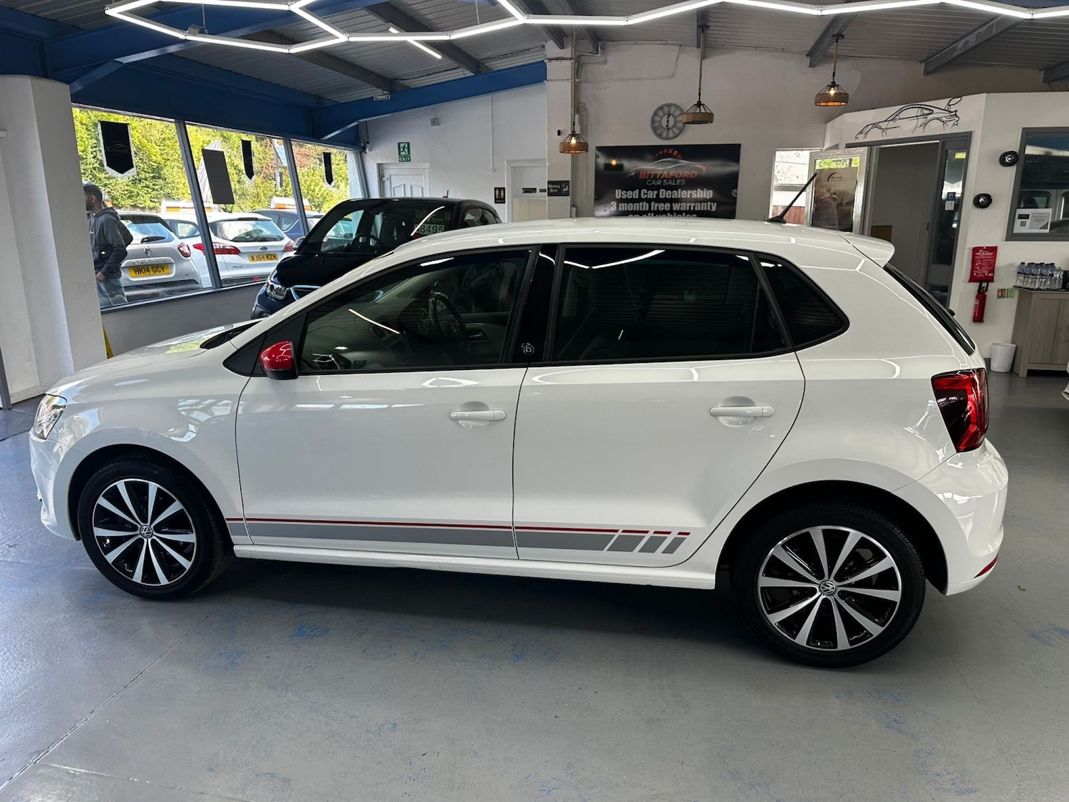 Used Volkswagen Polo 2017 for sale - 76510931: Photo 8
