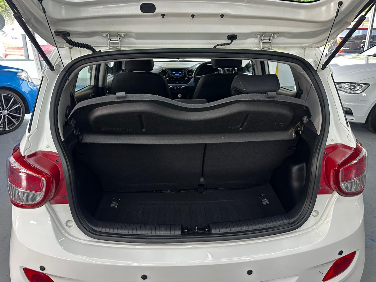 Used Hyundai i10 2014 for sale - 77157271: Photo 10