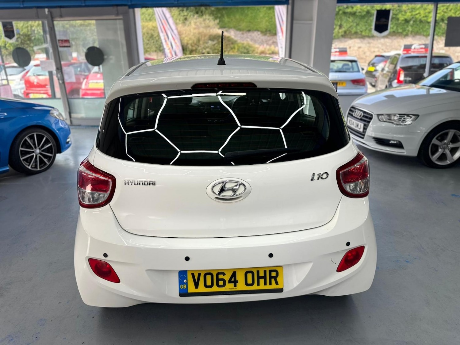 Used Hyundai i10 2014 for sale - 77157271: Photo 6