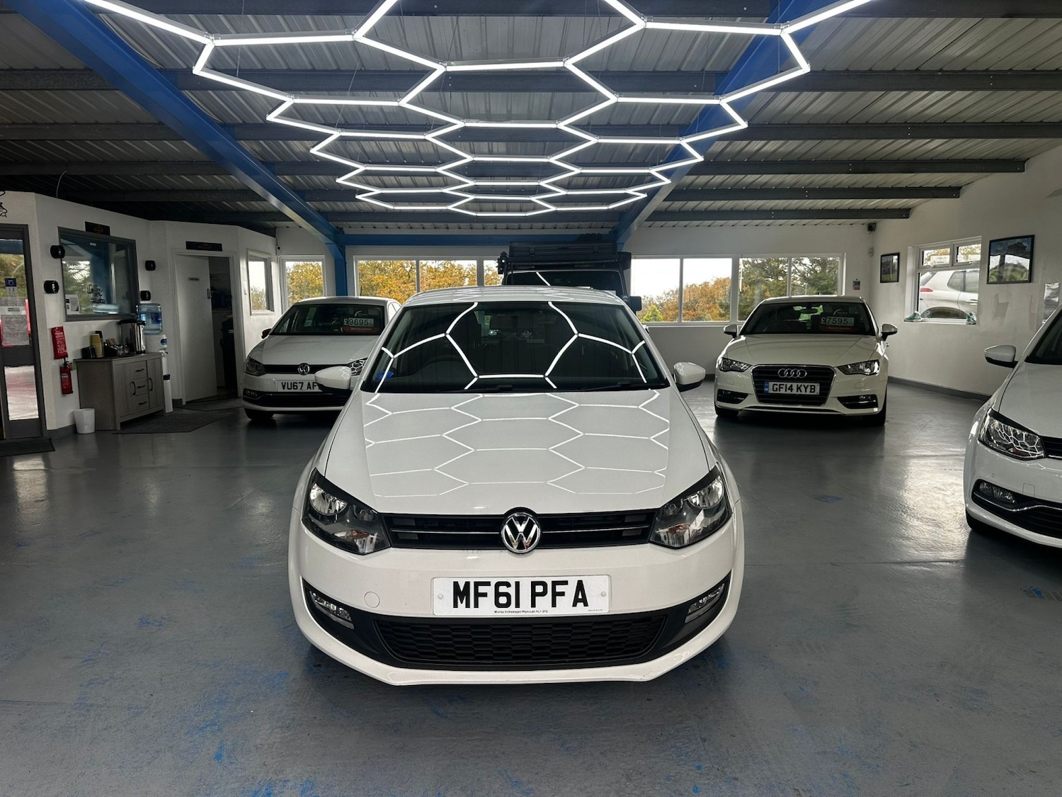 Used Volkswagen Polo 2011 for sale - 76431016: Photo 1