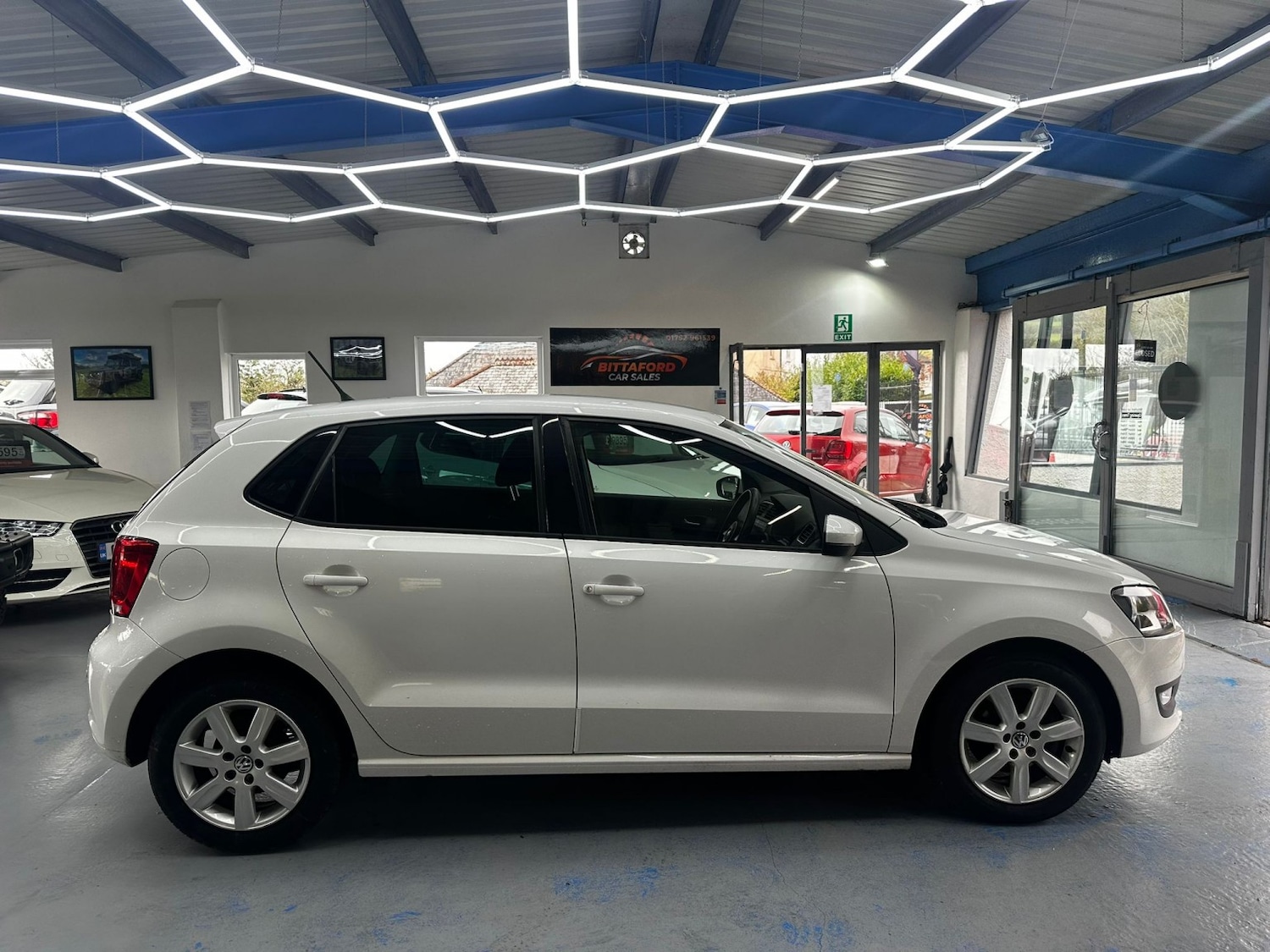 Used Volkswagen Polo 2011 for sale - 76431016: Photo 3