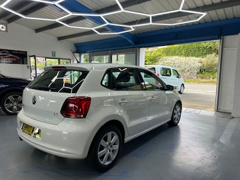 Used Volkswagen Polo 2010 for sale - 78571426: Photo