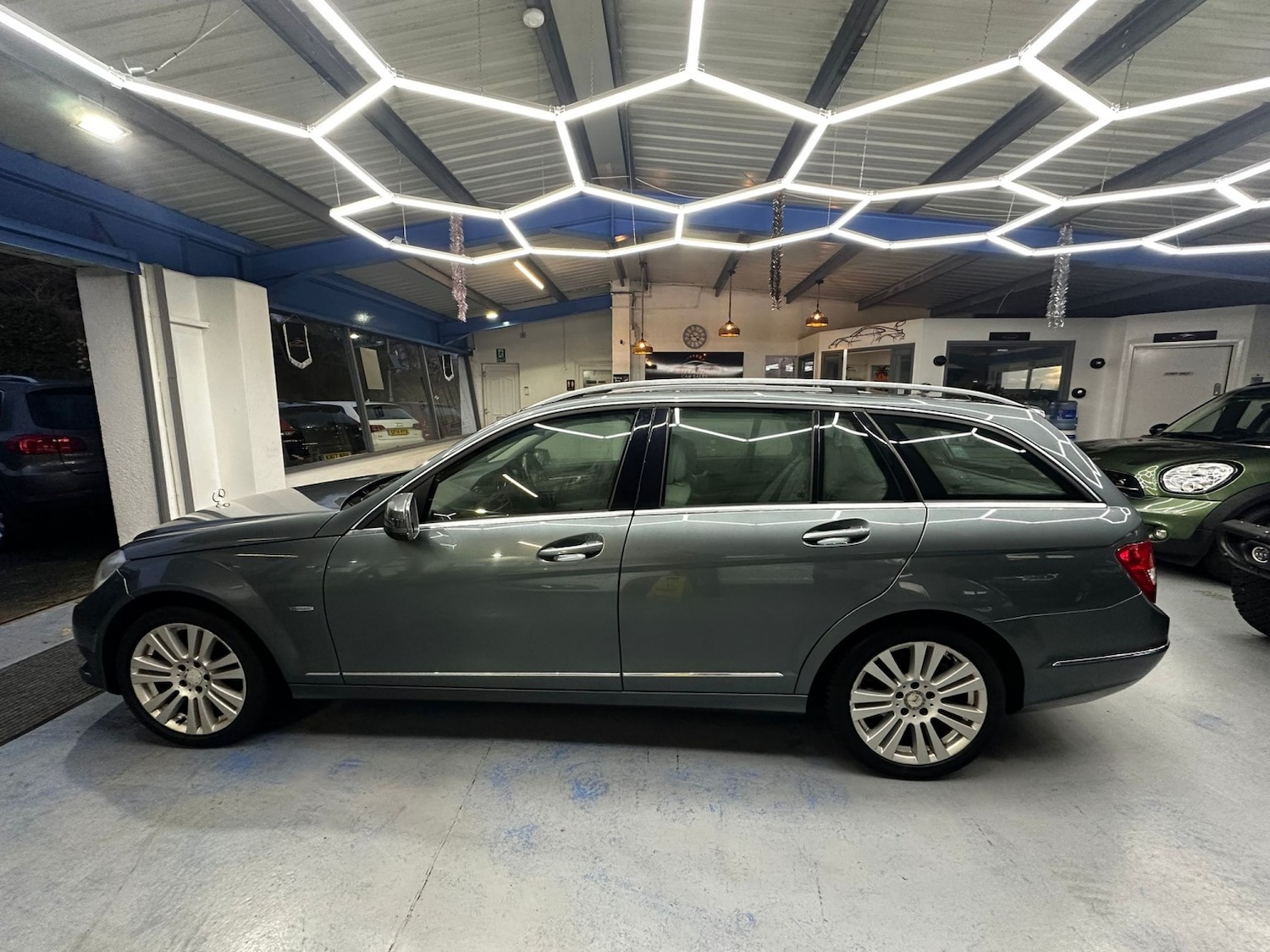 Used Mercedes-Benz C Class 2012 for sale - 77154328: Photo 11