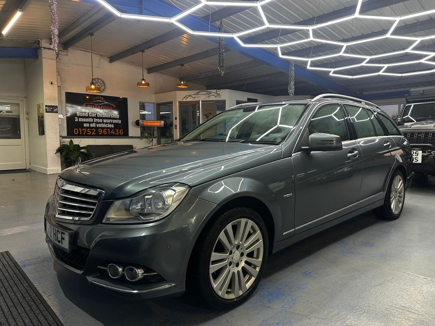 Used Mercedes-Benz C Class 2012 for sale - 77154328: Photo 12