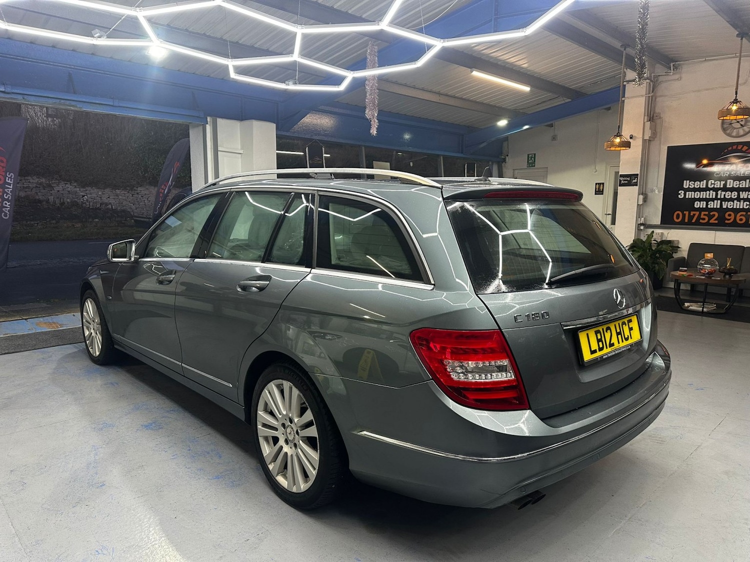 Used Mercedes-Benz C Class 2012 for sale - 77154328: Photo 5