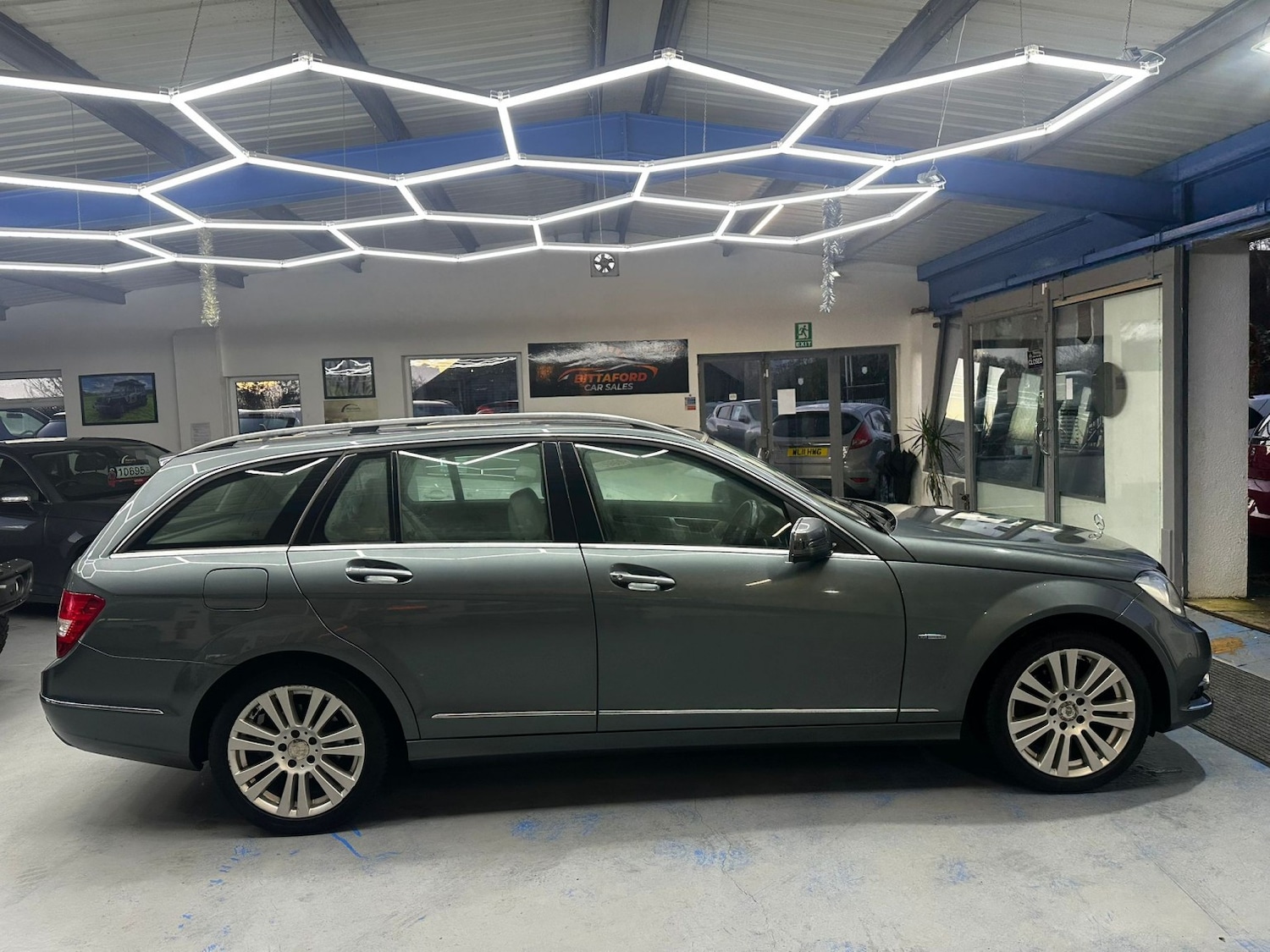 Used Mercedes-Benz C Class 2012 for sale - 77154328: Photo 6