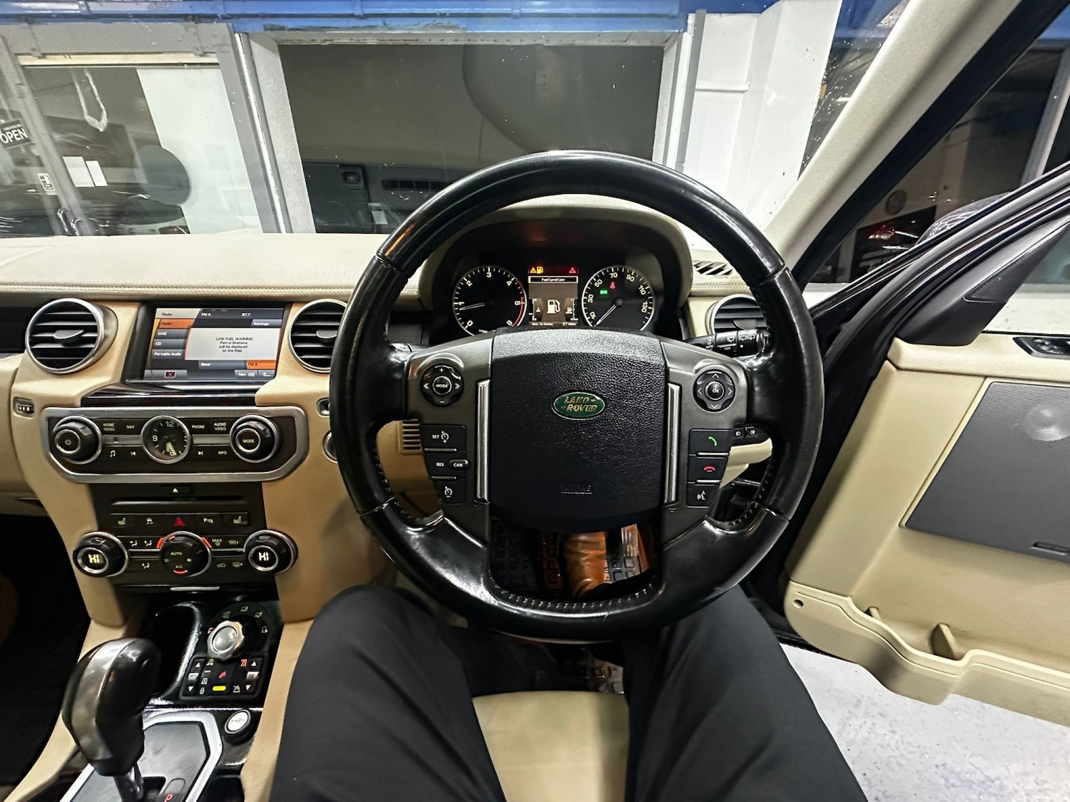 Used Land Rover Discovery 4 2010 for sale - 77438371: Photo 12