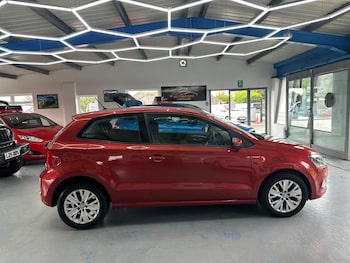 Used Volkswagen Polo 2014 for sale - 76510853: Photo