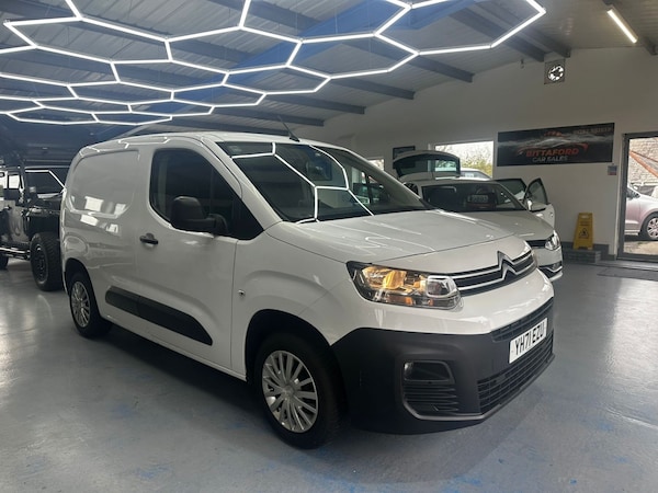 Used Citroen Berlingo 2021 for sale - 76293142: Photo 2