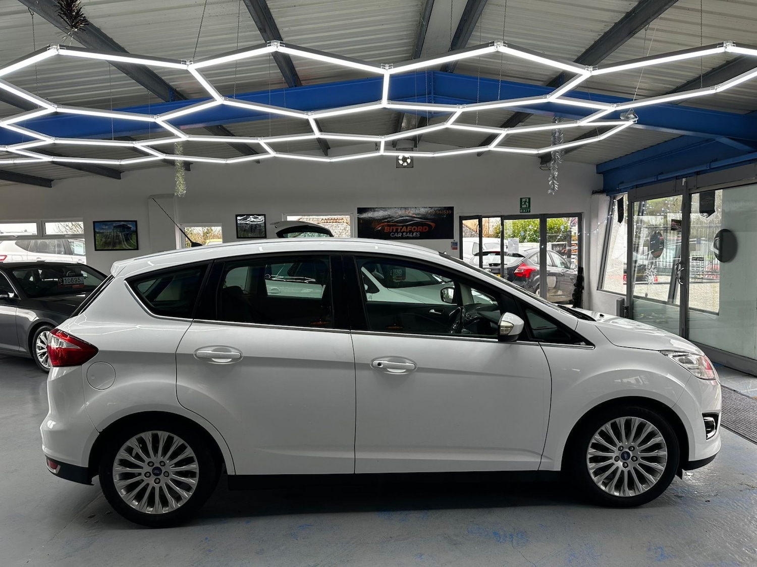 Used Ford C-Max 2015 for sale - 76911114: Photo 3