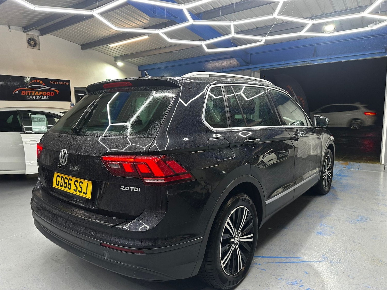 Used Volkswagen Tiguan 2017 for sale - 77465702: Photo 3