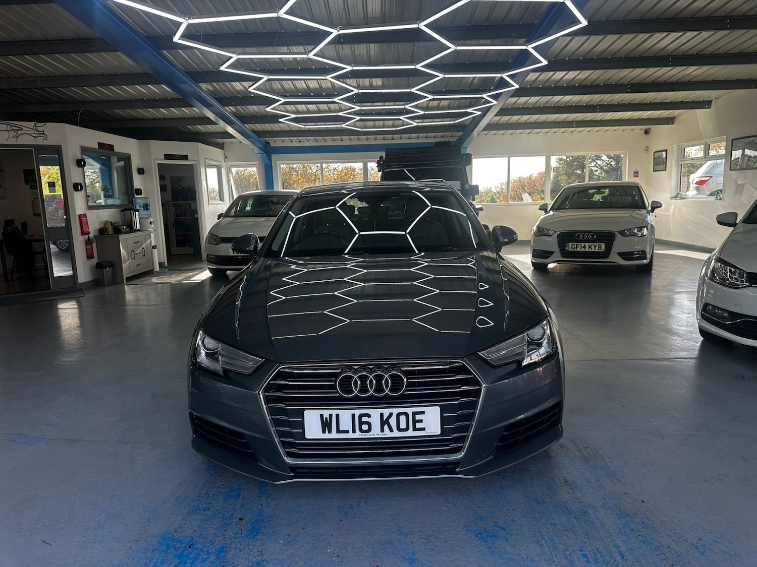 Used Audi A4 2016 for sale - 76497428: Photo 1