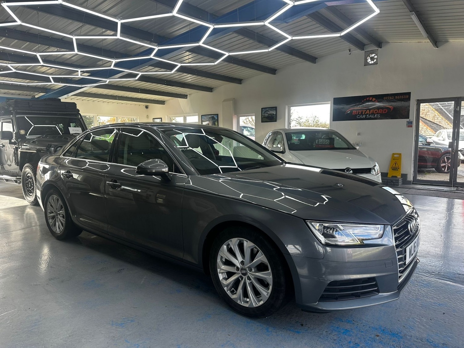 Used Audi A4 2016 for sale - 76497428: Photo 2