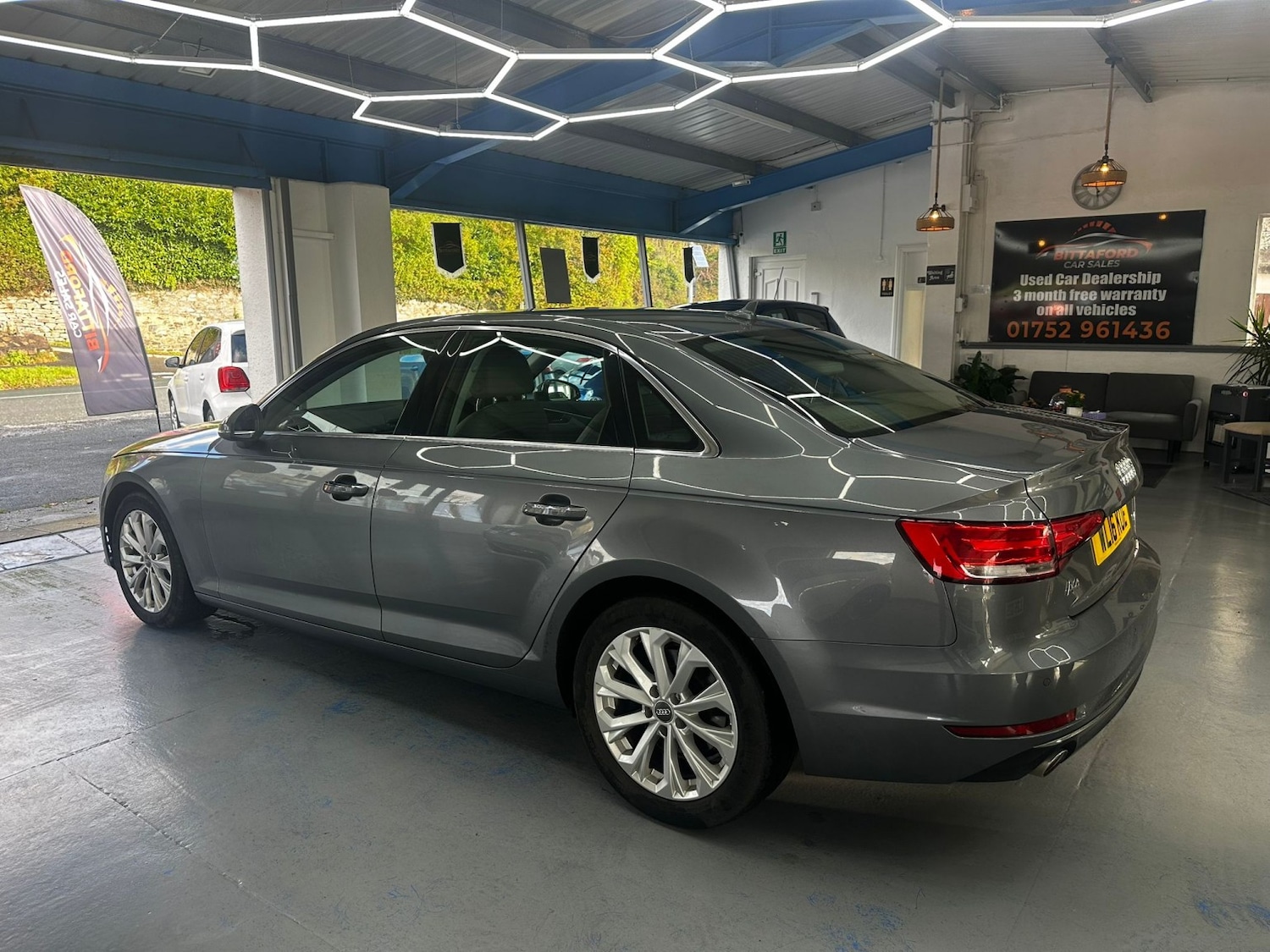 Used Audi A4 2016 for sale - 76497428: Photo 7