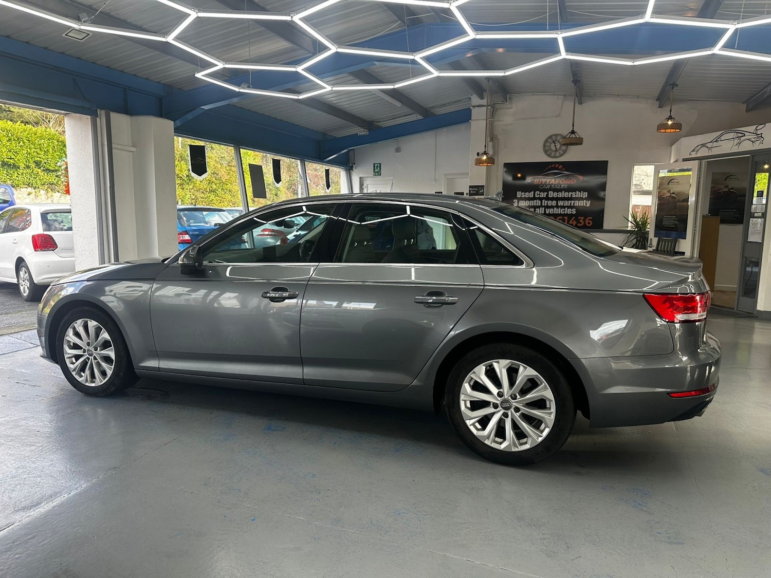 Used Audi A4 2016 for sale - 76497428: Photo 8