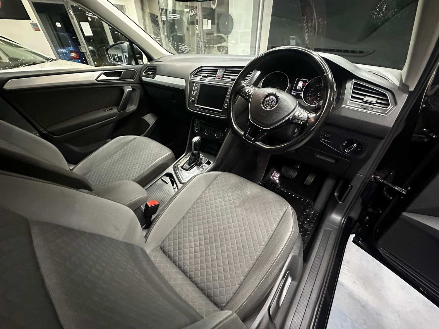 Used Volkswagen Tiguan 2017 for sale - 77721251: Photo 16