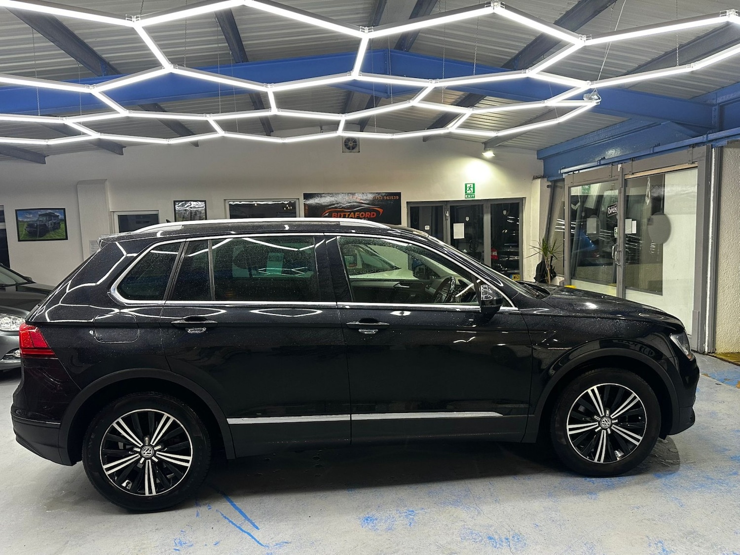 Used Volkswagen Tiguan 2017 for sale - 77721251: Photo 6