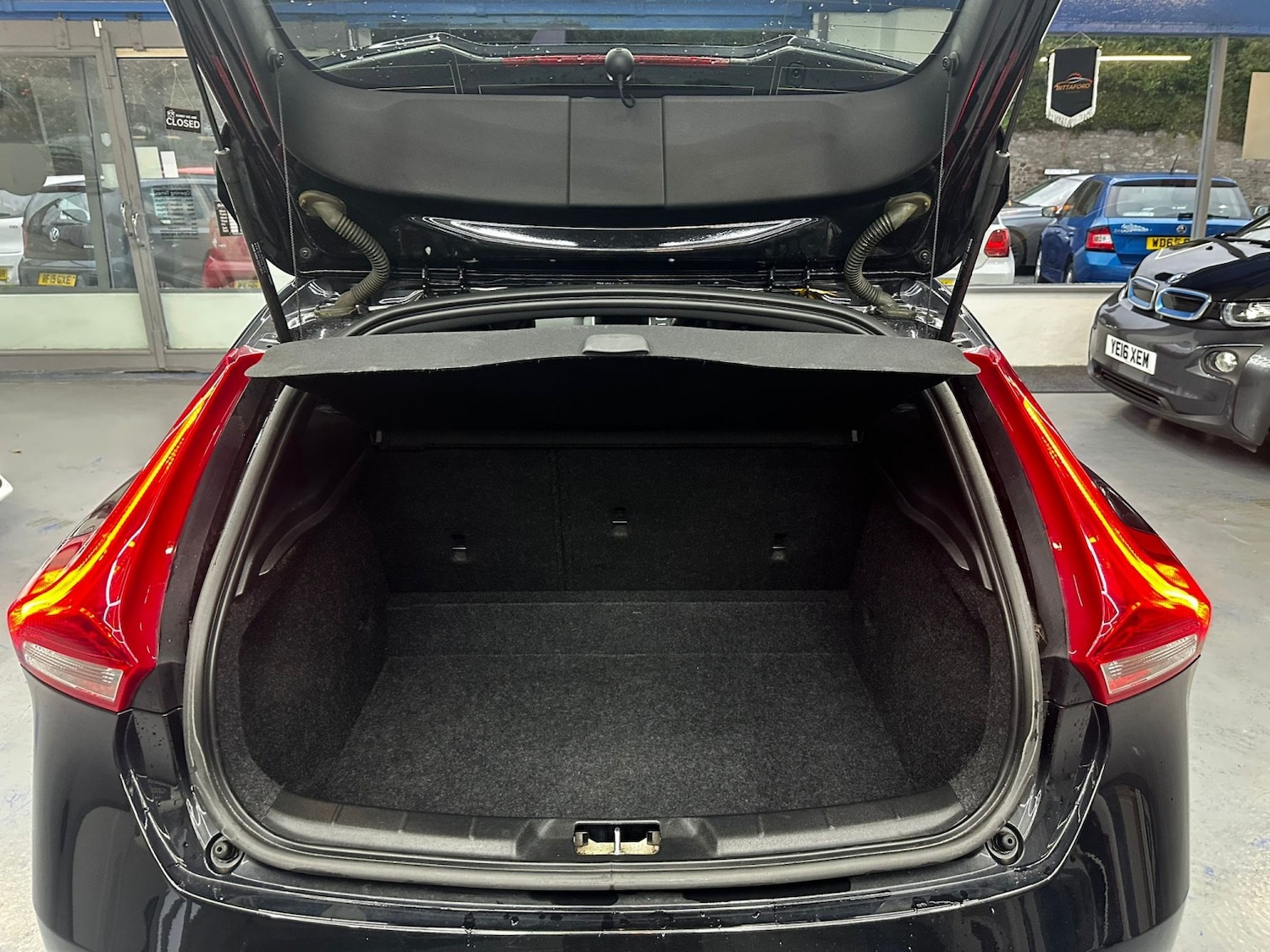 Used Volvo V40 2017 for sale - 77157275: Photo 13